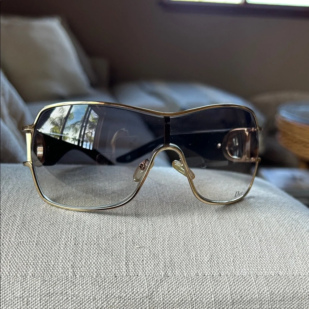 Dior Gold Frame Black Gradient Shield Sunglasses - Picture 5 of 5